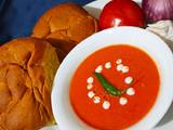 A picture of Creamy tomato soup.