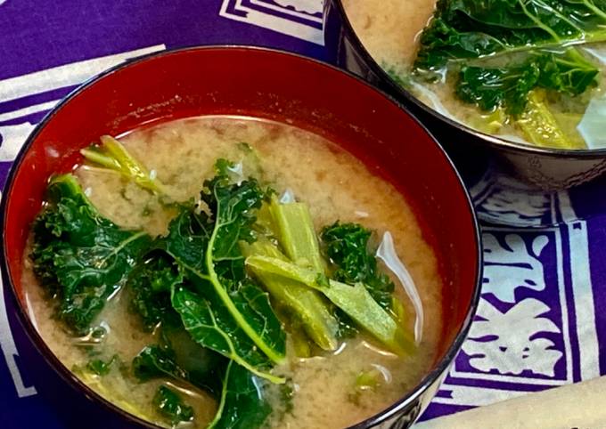 A picture of Japanese Kale Miso Soup.