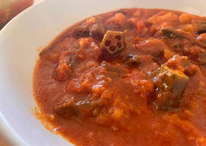 A picture of Lebanese style okra with tomato sauce.