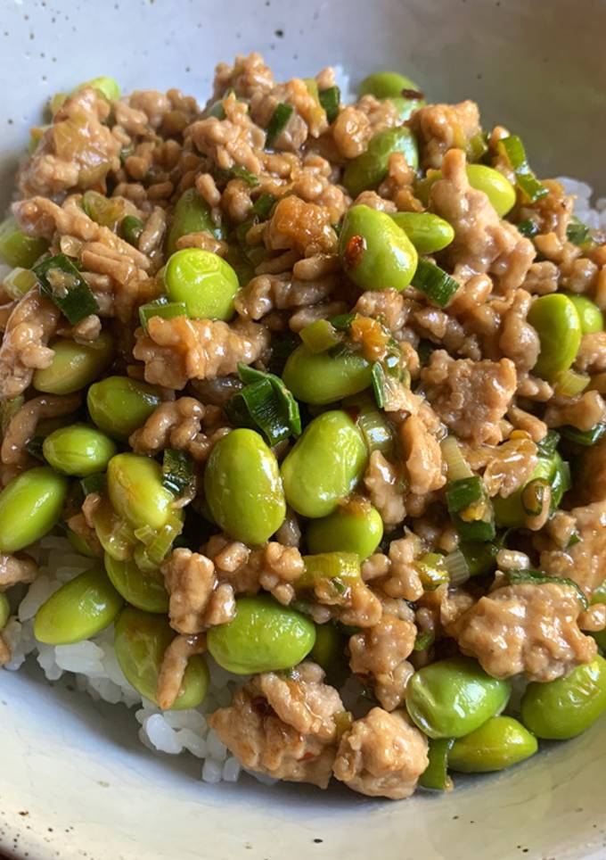 A picture of Pork Mince & Edamame Rice Bowl.