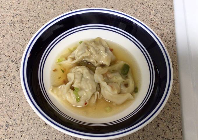 A picture of Vegetarian Wonton Soup🥟🍲.