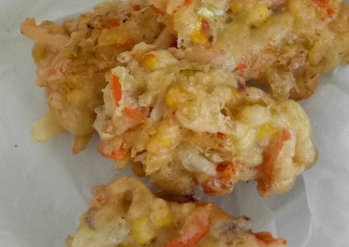 A picture of Vegetable Fritter (Bakwan).