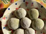 รูปของ โมจิสองรส🍠🥜🍡Mochi 🍡(with matcha peanut🍵 🥜paste and purple potato paste🍠🥛)