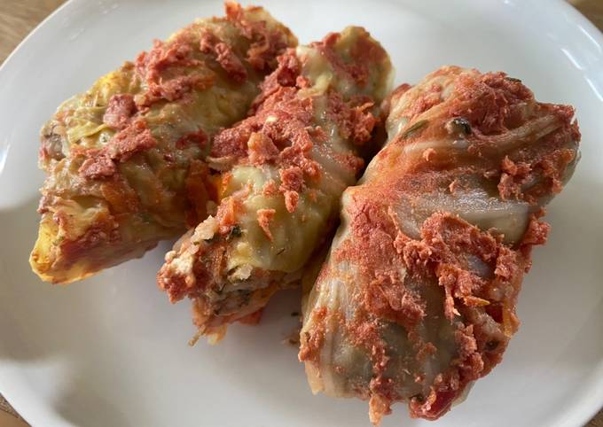 A picture of Holubtsi - Ukrainian stuffed cabbage rolls.