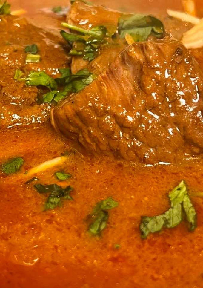 A picture of Beef nihari.