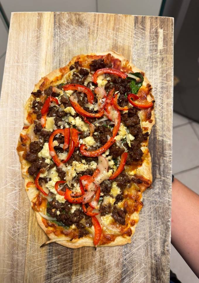 A picture of Spiced Beef Flatbread Pizza 😋.