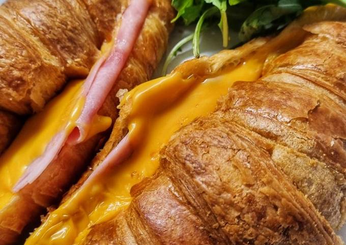 Foto resep Ham and Cheese Croissant