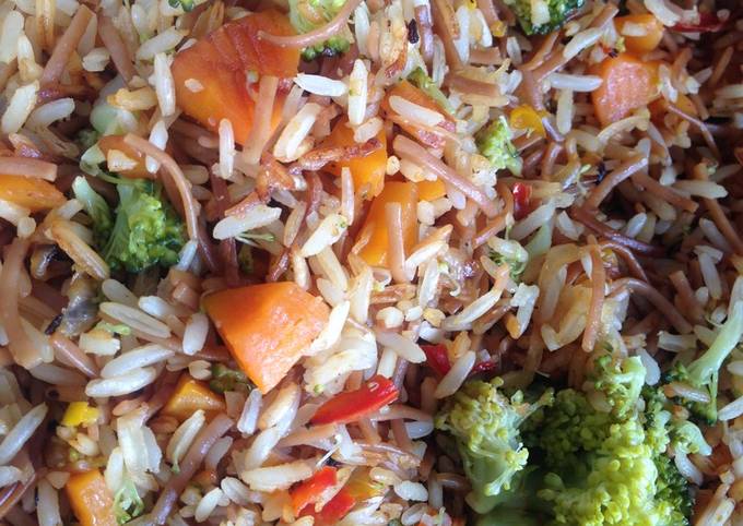 A picture of Rice with Vegetables.