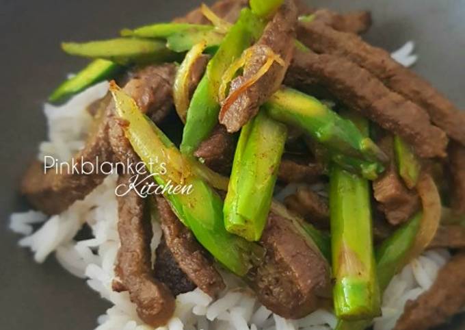 A picture of Asparagus and Beef Stir Fry.