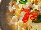 A picture of Wat Tan Hor in Egg Gravy / Flat Rice Noodles in Egg Gravy.