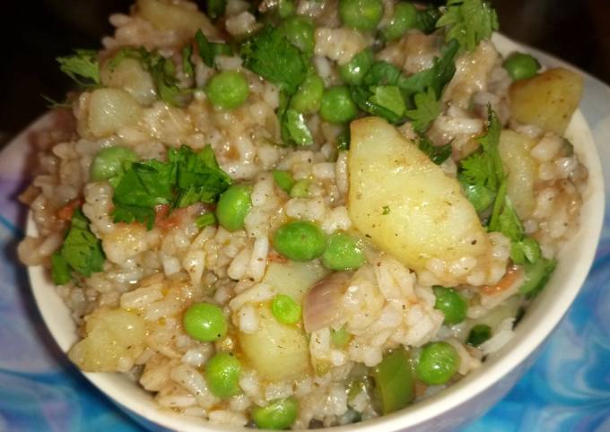 A picture of Instant vegetable pilau.