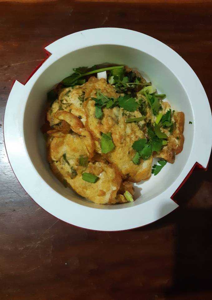 รูปของ เมนูคีโตไข่เจียวใบมะกรูดพริกขี้หนู