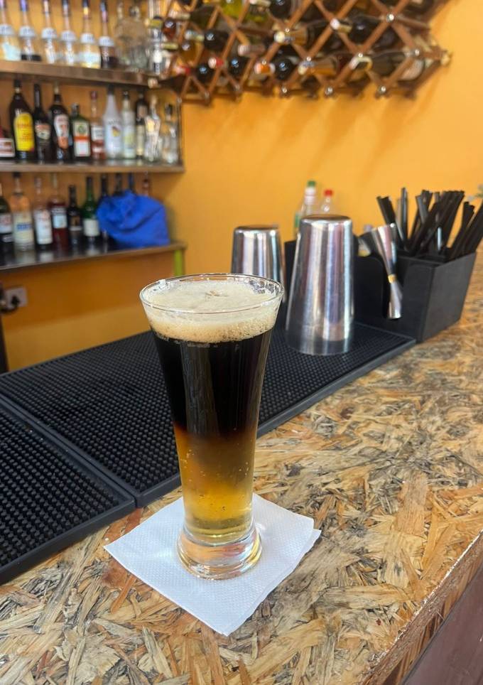 A picture of Beer cocktail ; Black&tan.