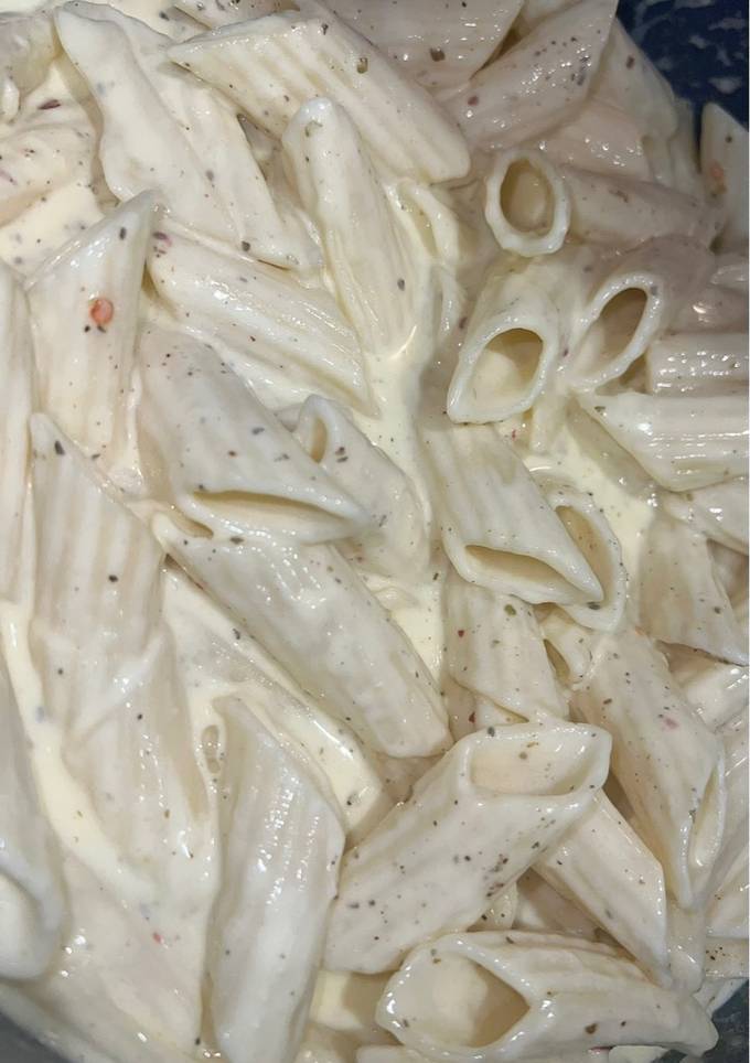 A picture of Alfredo Sauce.