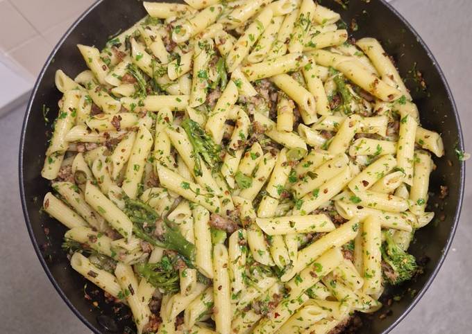 A picture of Sausage & Broccoli Pasta.