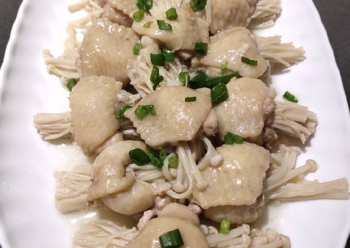 A picture of Stuffed Wings with Enoki mushroom.