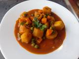 A picture of Vegetable sambar.