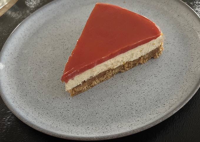 A picture of Lemon cheesecake with tomato jelly topping.