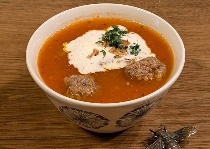 A picture of ★ Fresh tomato and garlic soup with beef balls ★.