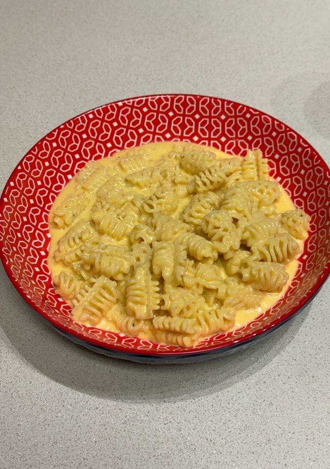 A picture of Mac and Cheese.