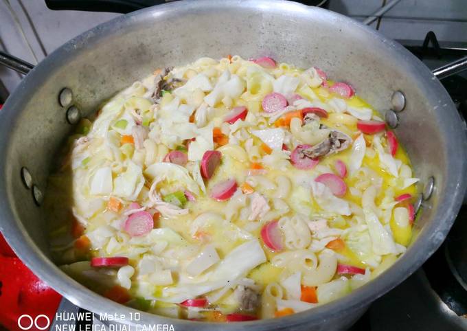 A picture of Sopas (vegetable stew).