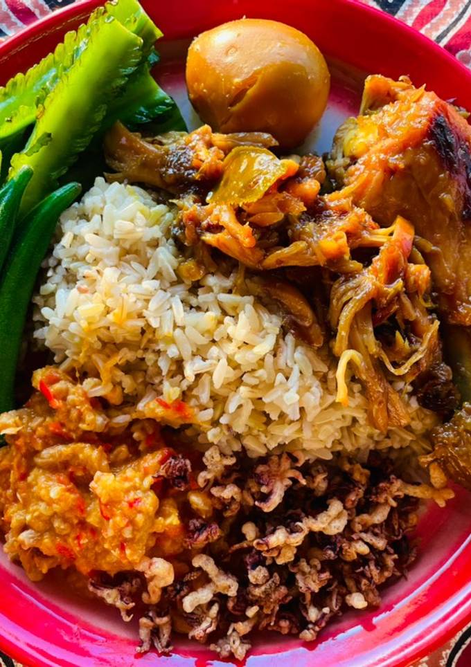 รูปของ กุเดก🍗🌿 Gudeg(no jackfruit) and sambal🌶️🧄ไก่ กุเดกแบบหาขนุนไม่ได้กับน้ำพริกอินโด🌶️🧄