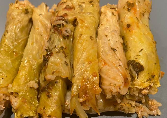 A picture of Lebanese stuffed cabbage rolls - malfouf mahshi.