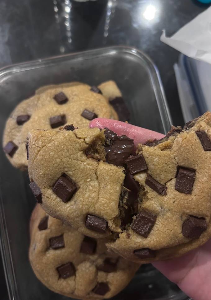 รูปของ No longer secret chocolate chips cookies 💝