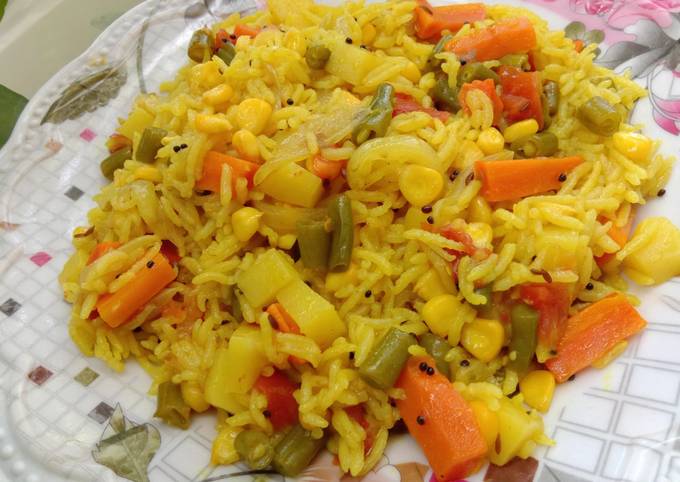 A picture of Mix vegetables pulav.