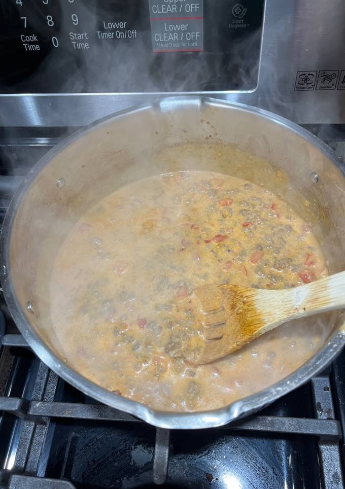 A picture of Creamy Carnivore Taco Soup.