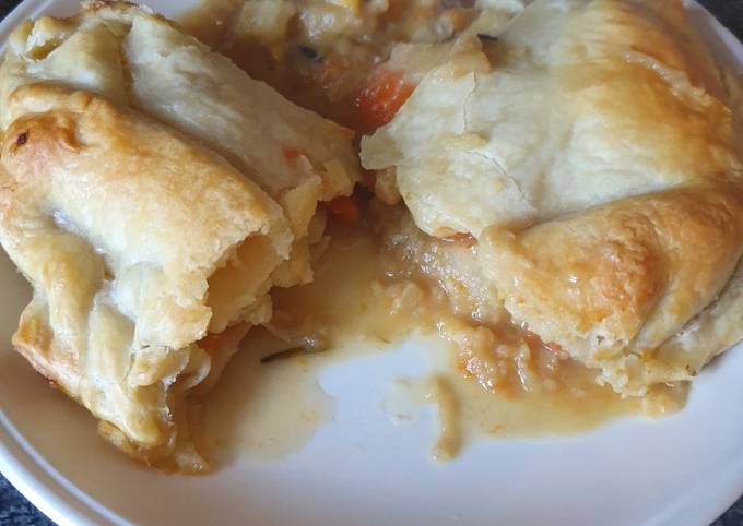 A picture of Bottomless Puff Pastry Veg Pie.