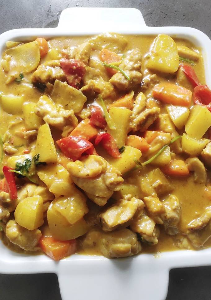 A picture of Chicken Curry.