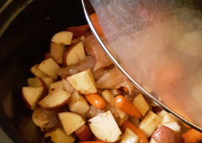 A picture of Slow Cooker Honey Garlic Chicken and Vegetables.