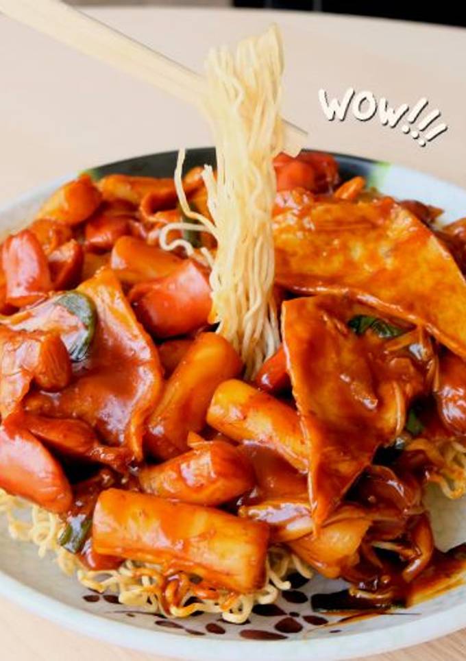 รูปของ ราบกกีรามยอน บะหมี่ลอยฟ้า บวกต๊อกนุ่มๆ ทำง่าย อร่อยหยุดไม่อยู่