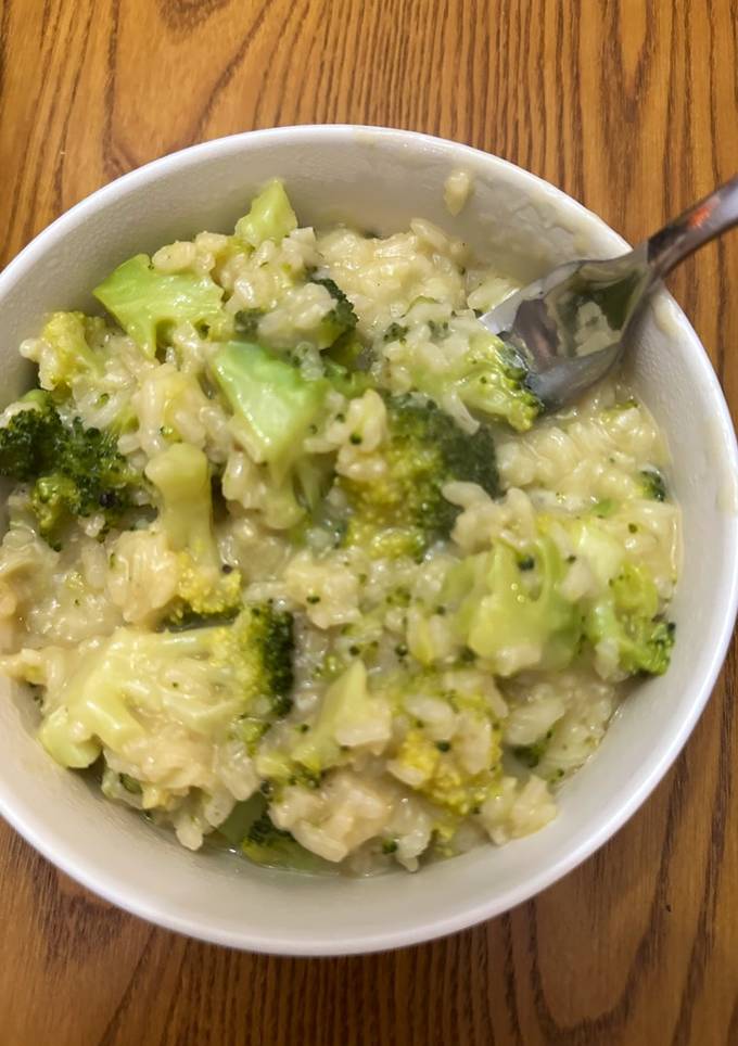 A picture of Broccoli Cheddar Risotto.