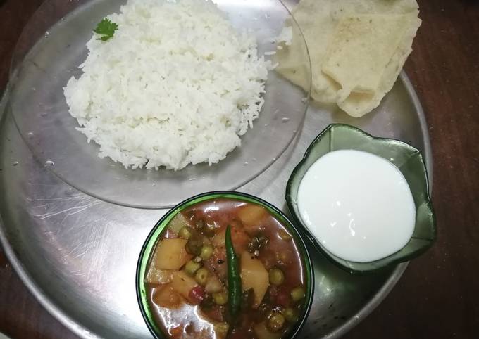 A picture of Simple spicy vegetable curry.