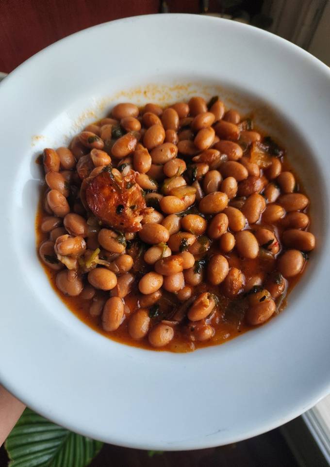 A picture of Portuguese Beans with Choriço.