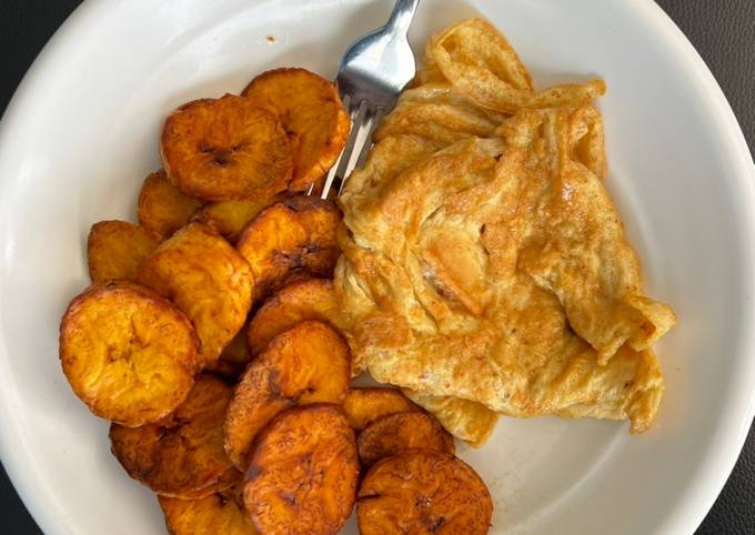 A picture of Plantain and egg.