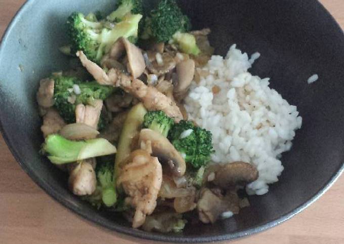 A picture of Wok Style Sautée Vegetables and Chicken.