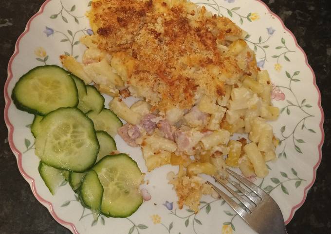 A picture of Cauliflower and bacon pasta bake.