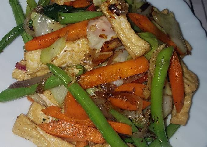 A picture of Vegetable stir fry tofu.