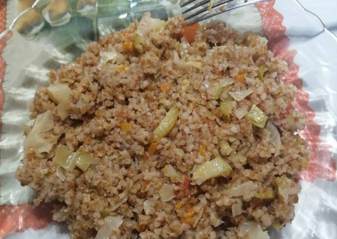 A picture of Bulgur with vegetables.