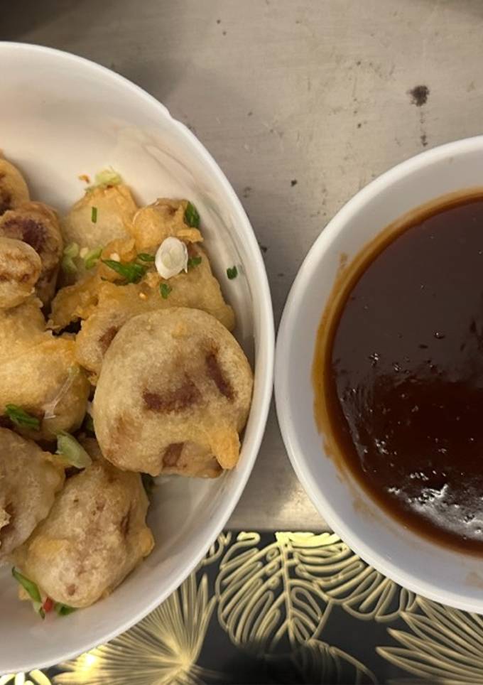 A picture of Chinese Sweet and Sour Pork Balls - WOOOOWWWWWEeee.