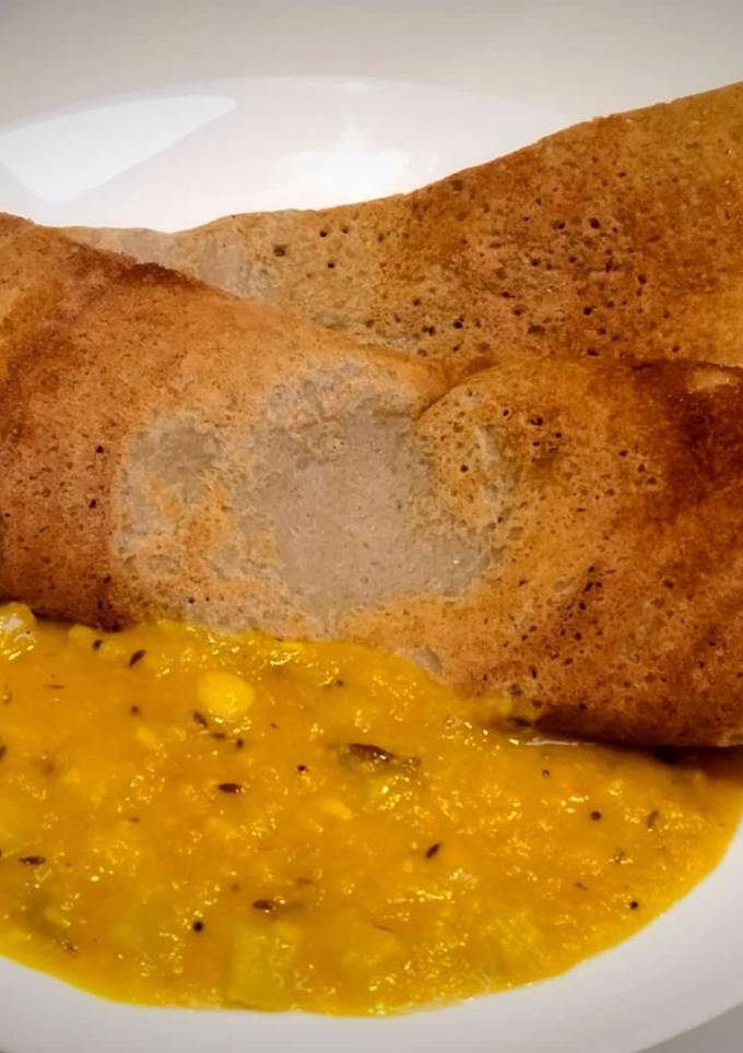 A picture of Kambu Dosa (Pearl Millet Pancake).