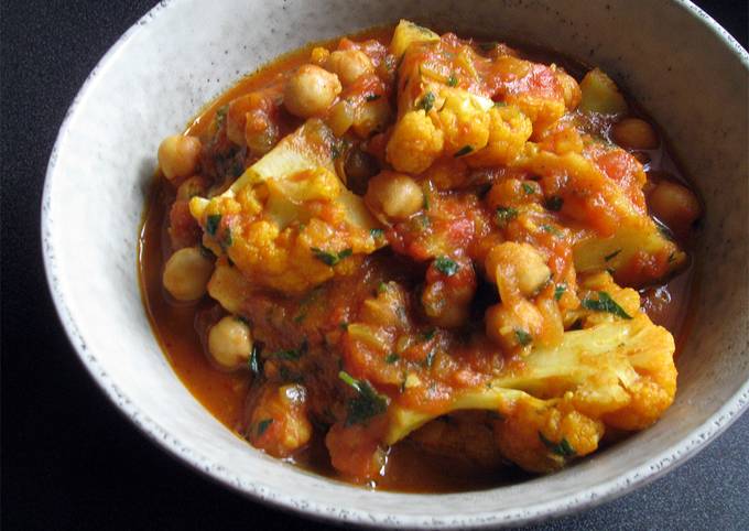 A picture of Cauliflower & Chickpea Curry.