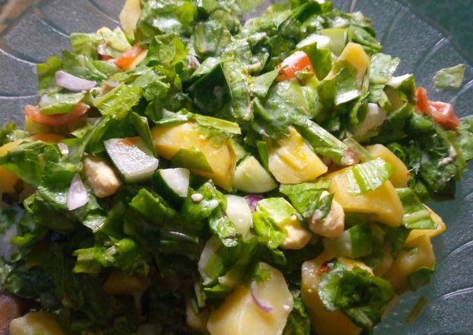 A picture of Vegetable salad with potatoes.