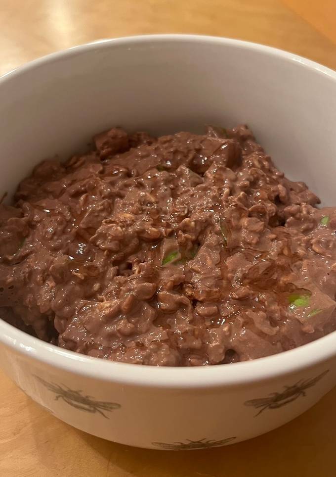 A picture of Healthy Brownie Batter Apple Oats.