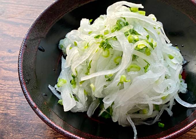 A picture of Japanese Daikon Salad.