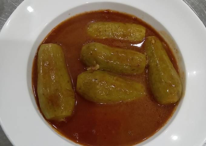 A picture of Stuff kusa - zucchini with red sauce.