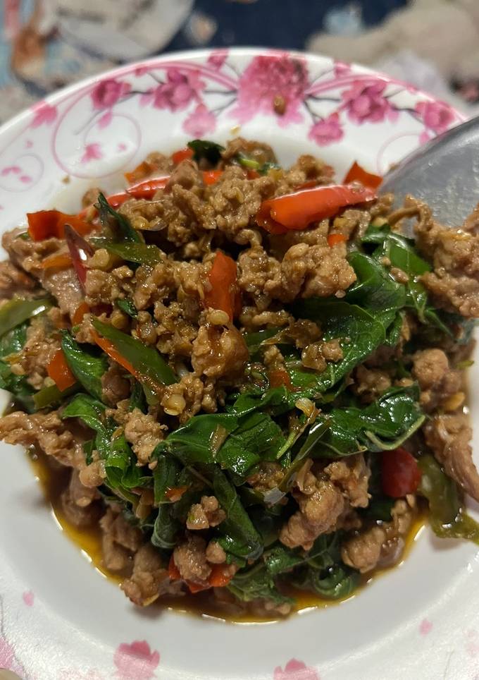 รูปของ กระเพราไก่สับ